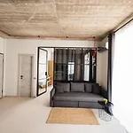 Alex Mnl Lux Mamaia 6 *