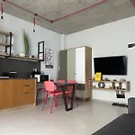 Alex Mnl Lux Mamaia 6 *