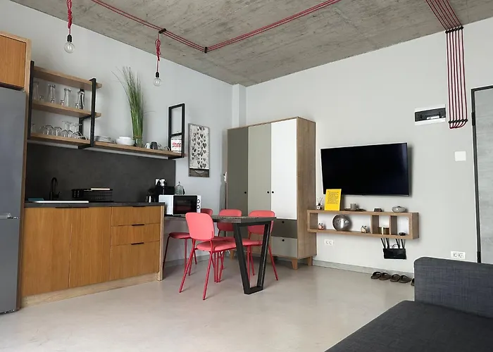 Alex Mnl Lux Mamaia 6 *